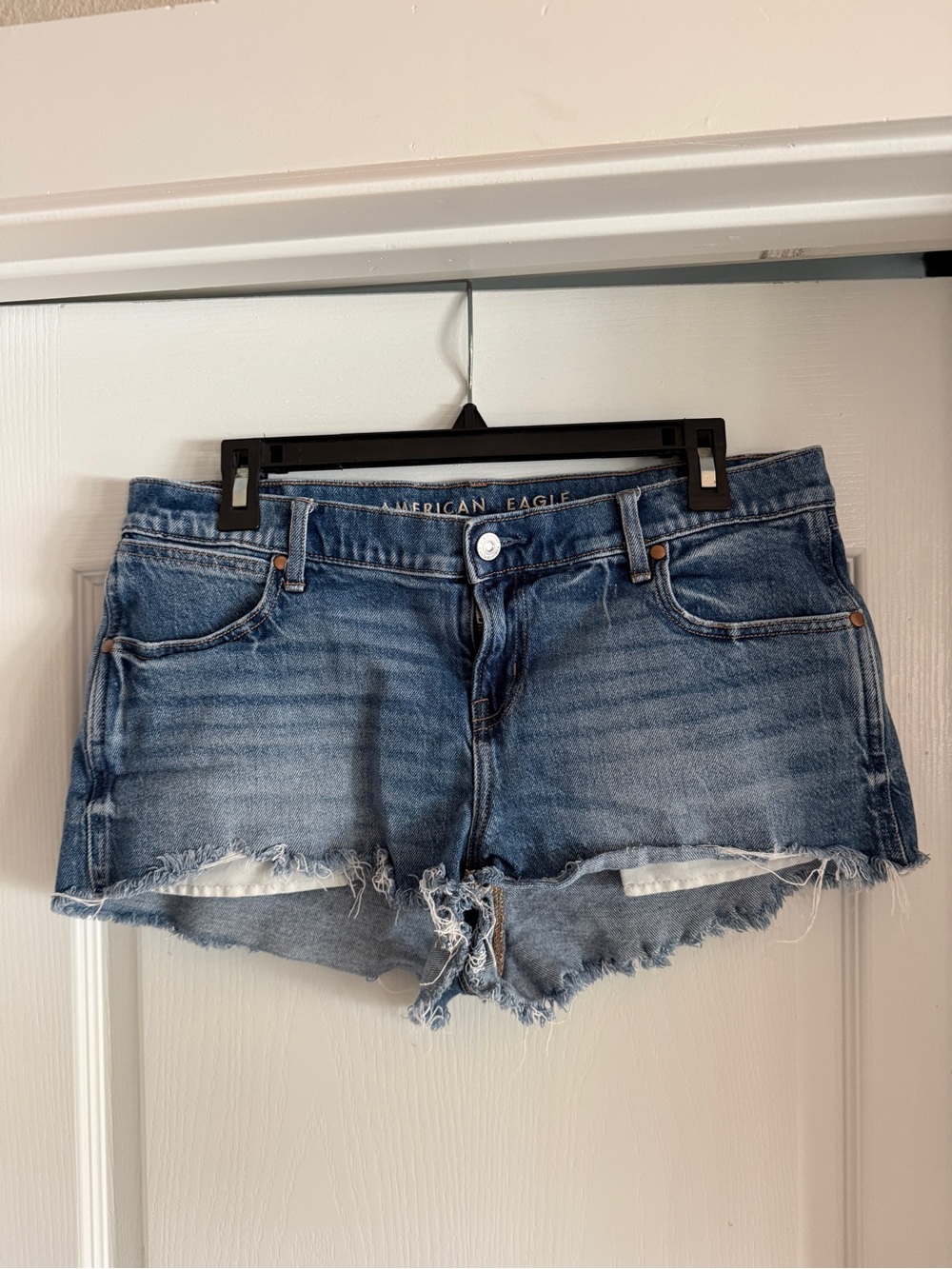 American Eagle Super Low Rise Perfect Shortie Jean Shorts / Size 8